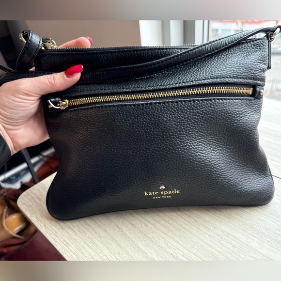kate spade Handbags - Kate Spade Black Cow Leather Crossbody Bag